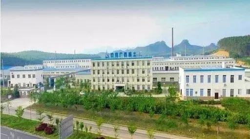 5c1c4cbb0dd0c.jpg 640M46RNMY2.jpg